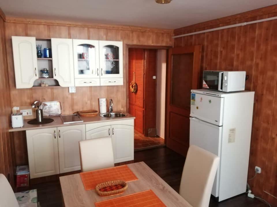 Kiscsillag Apartman Гаркань Екстер'єр фото